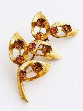 Vintage Gold tone, Amber Rhinestone Brooch